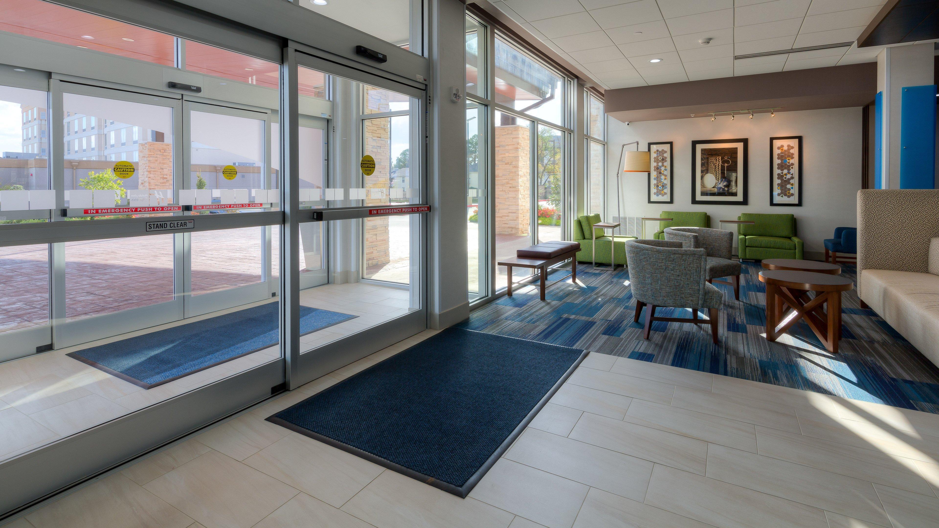 Holiday Inn Express & Suites Tulsa Midtown By Ihg Exterior photo