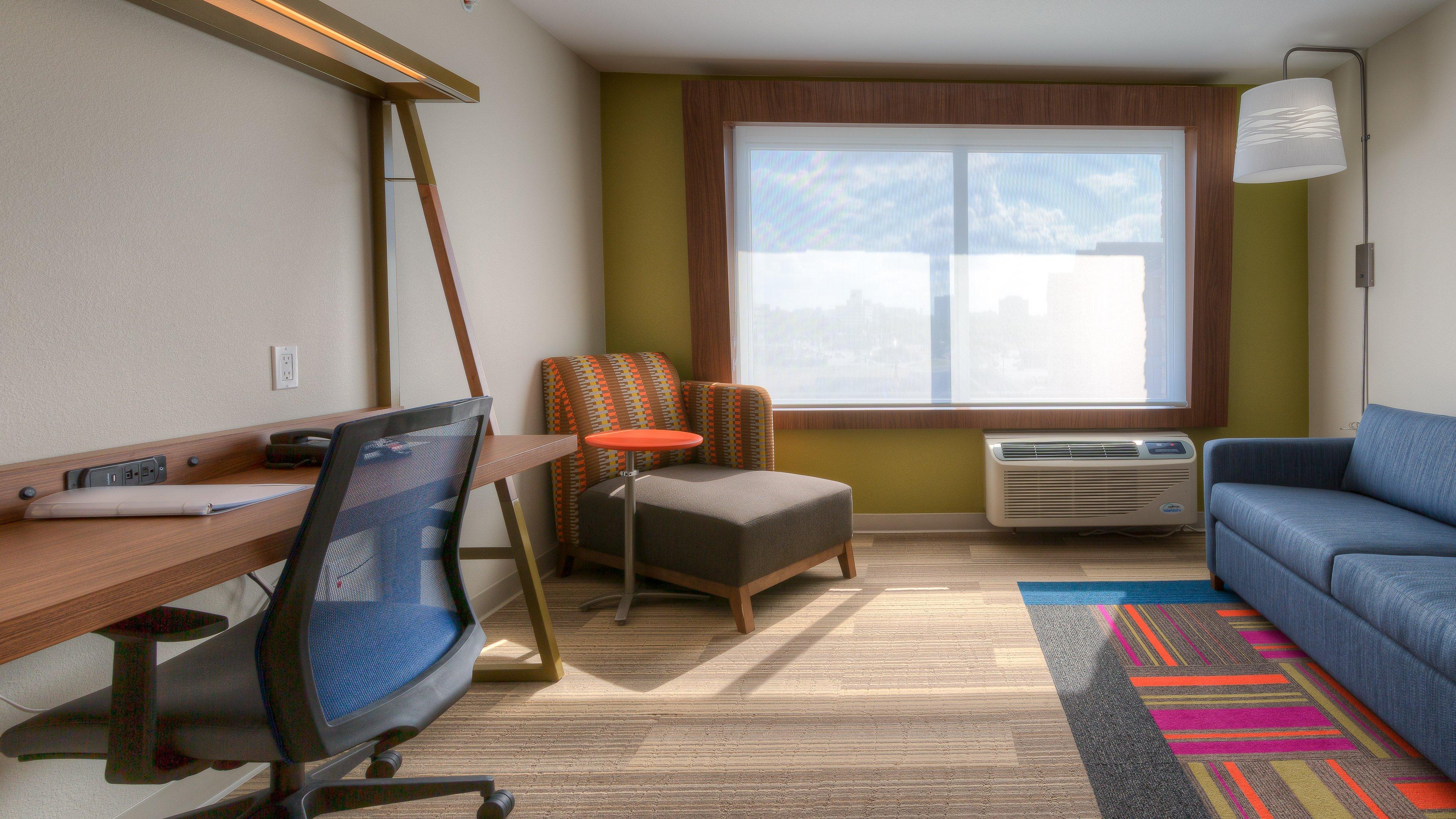 Holiday Inn Express & Suites Tulsa Midtown By Ihg Exterior photo